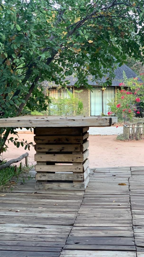 Jungle Breeze Home Stay คาซาเนอ ภายนอก รูปภาพ