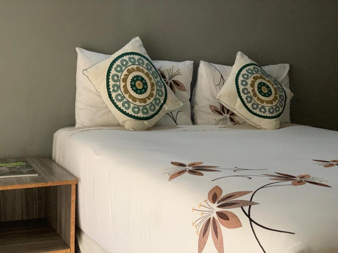Jungle Breeze Home Stay คาซาเนอ ภายนอก รูปภาพ