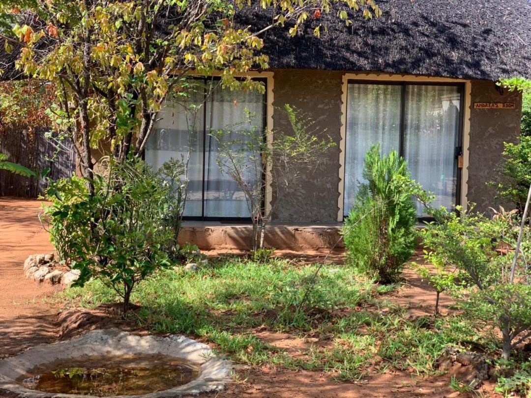 Jungle Breeze Home Stay คาซาเนอ ภายนอก รูปภาพ