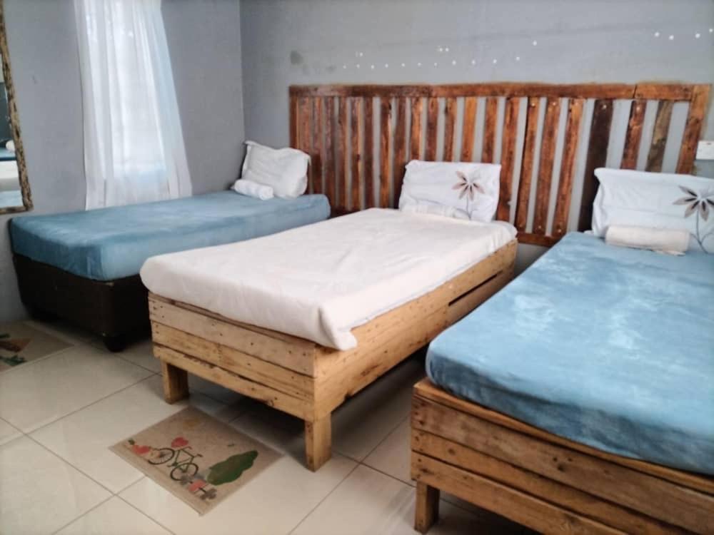 Jungle Breeze Home Stay คาซาเนอ ภายนอก รูปภาพ