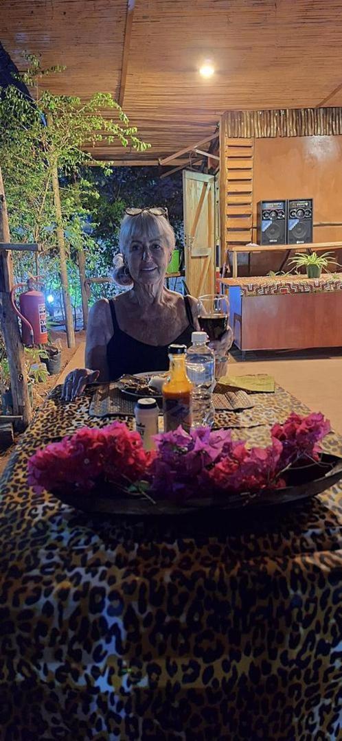 Jungle Breeze Home Stay คาซาเนอ ภายนอก รูปภาพ